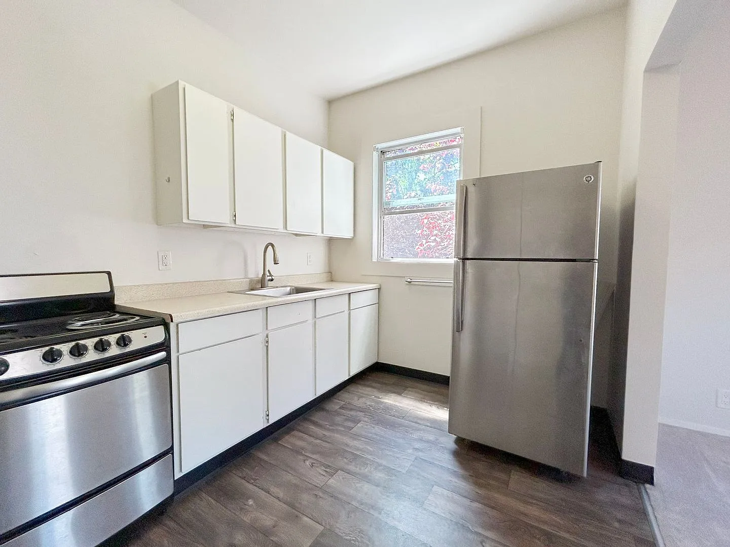 Ludlow B Apartments — Photo 3