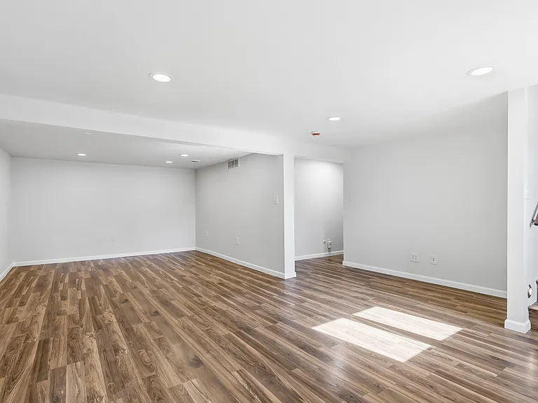 122 Helena Cir — Photo 22