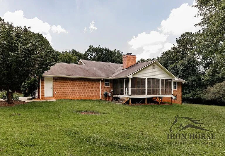 8671 Macon Hwy — Photo 37