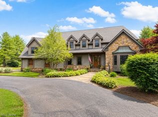 11205 Hampton Ridge Dr, Chardon, OH 44024