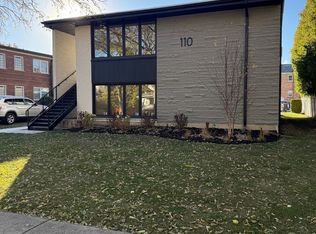 110 N Willow Rd APT 4, Elmhurst, IL 60126