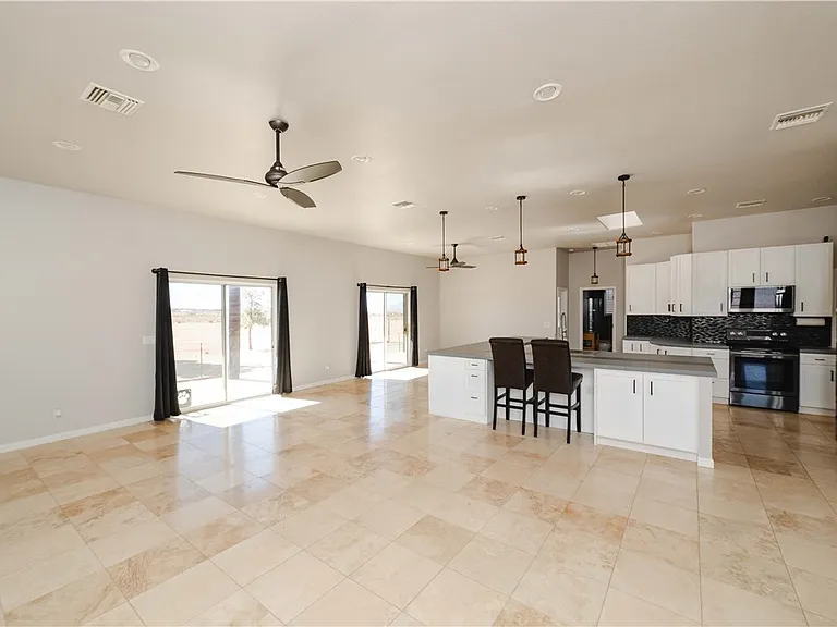10563 N Garrett Dr — Photo 11