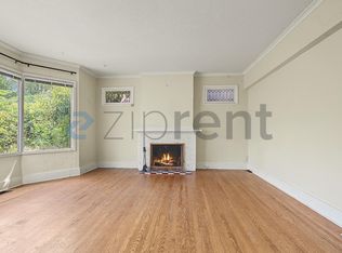 3825 S West View Point Ter #A, Portland, OR 97239