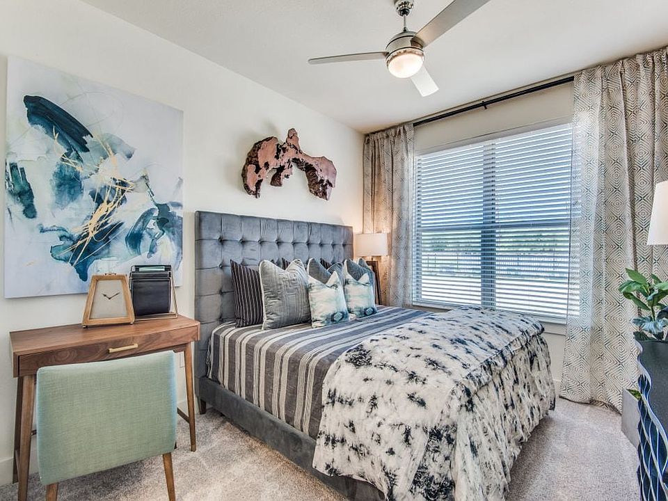 Bedroom with carpet