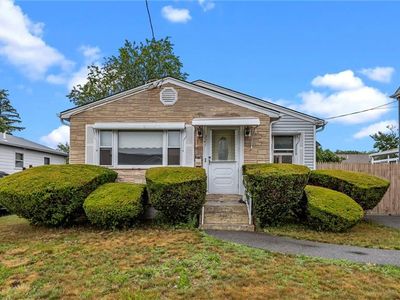 321 Beckwith St, Cranston, RI, 02910