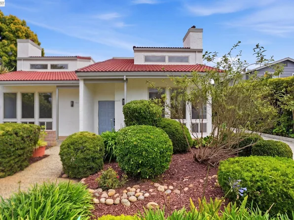 2013 Dolphin Dr, Aptos, CA 95003