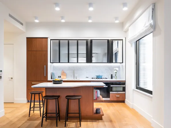 110 Charlton Street image 1 of 4