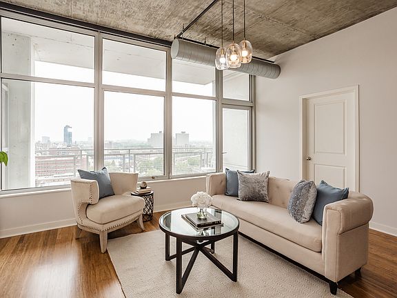 4th image of 50 E 16th St Unit 1212
