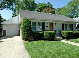 83 Edwards St, Dundee, IL 60118