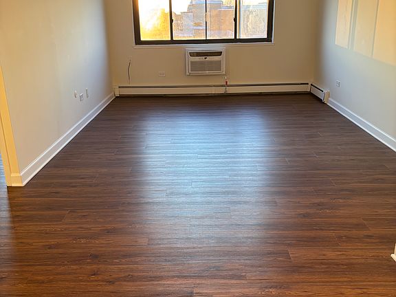 3rd image of 607 W Wrightwood Ave APT 610
