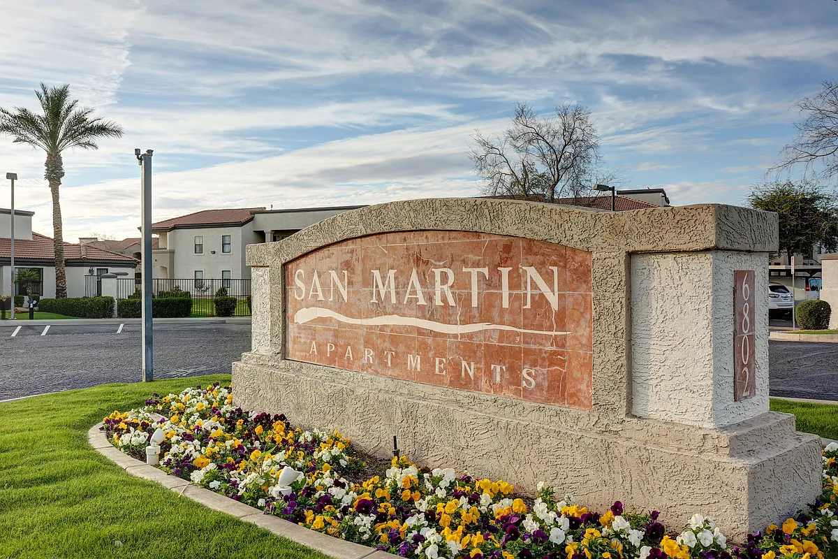 Photo 2 of 30 - San Martin Apartments - Glendale, AZ Building Photo - San Martin Apartments