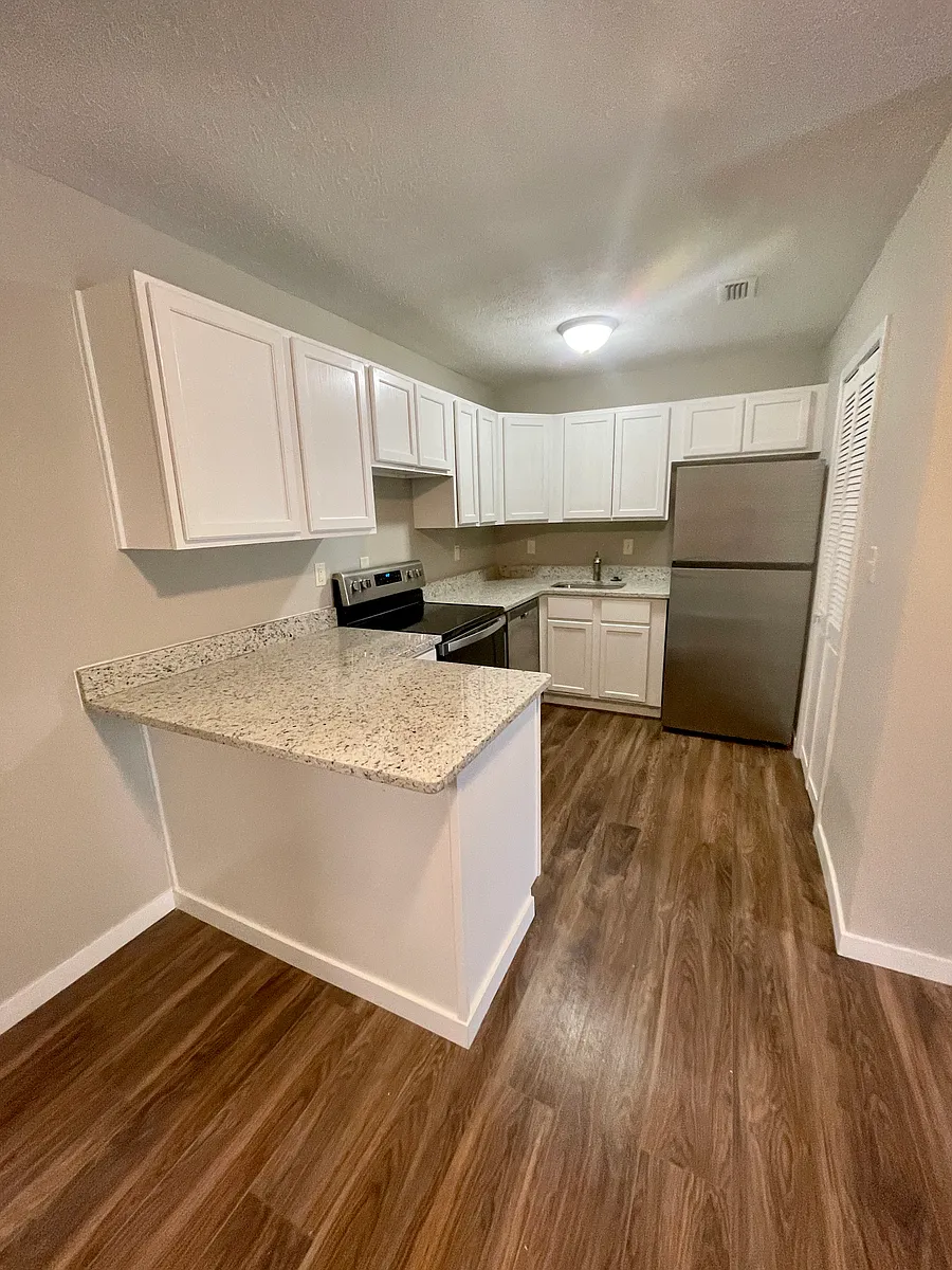 Building Photo - 227 E 15th Ave #2B