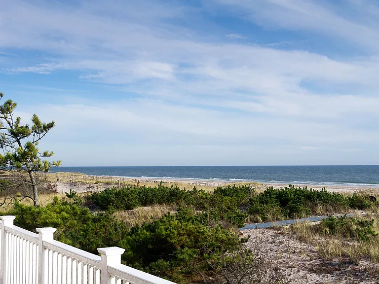 Dune Rd — Photo 15