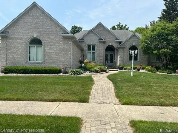 50669 Otter Creek Dr, Shelby Township, MI 48317