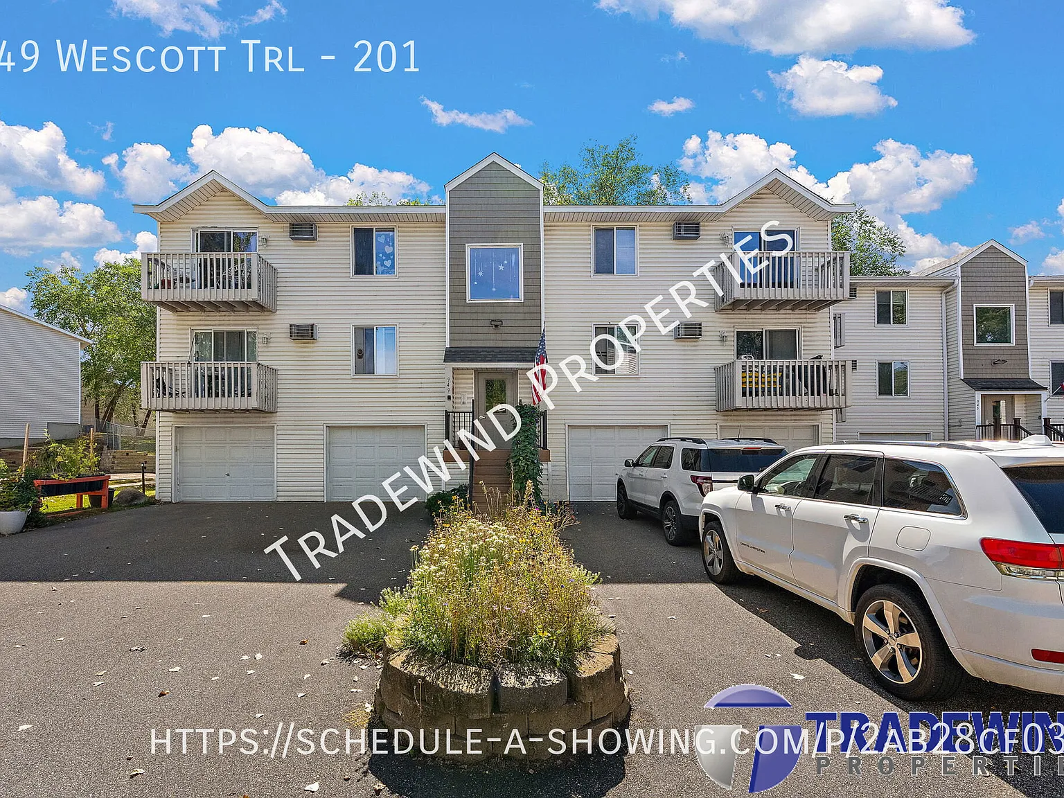 Spacious 3 Bed 2 Bath Condo — Photo 1
