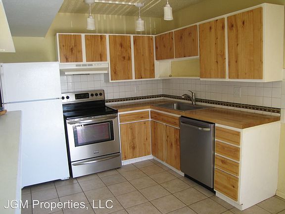 4th image of 2981 E Fountain Blvd