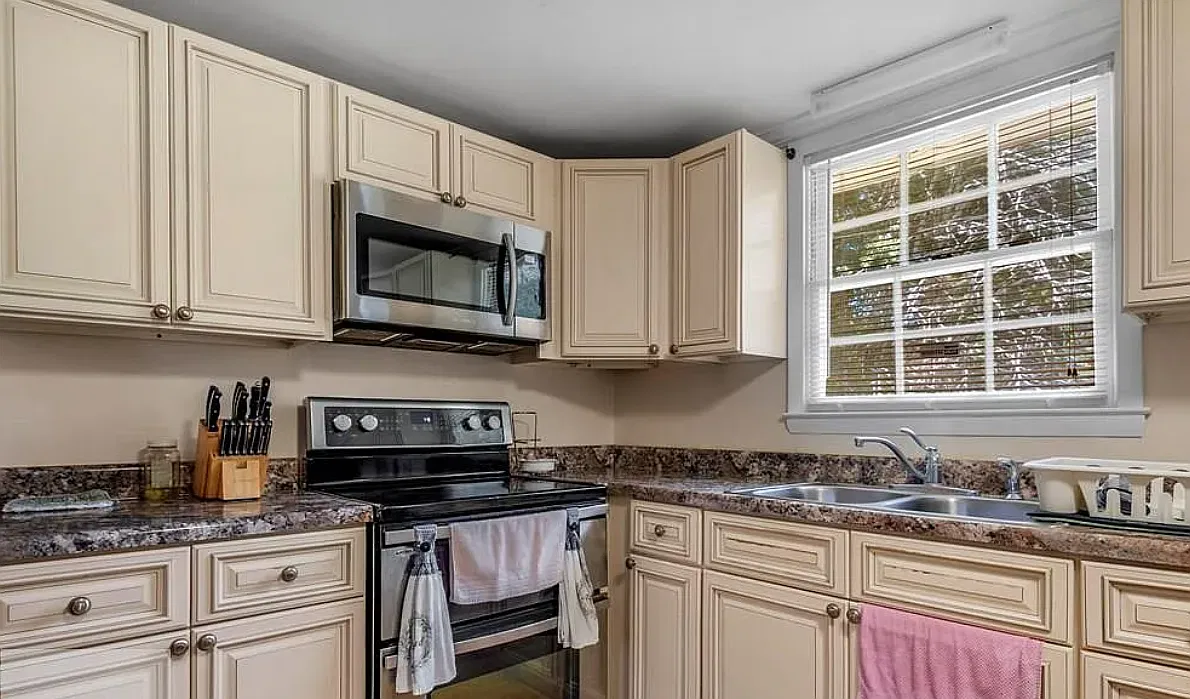 4 bed, 1791 sqft, $2,500 — Photo 4
