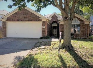 404 Pinnacle Dr, Cedar Hill, TX 75104