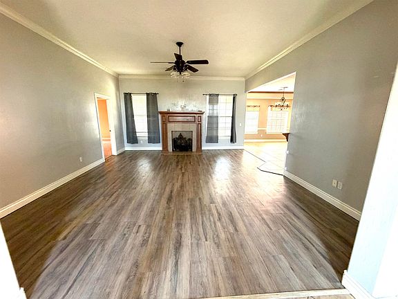 4th image of 2707 Meadowview Dr