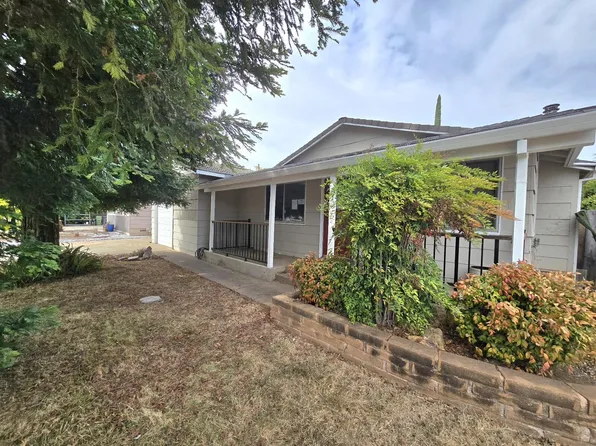 2080 Comet St, Redding, CA 96002