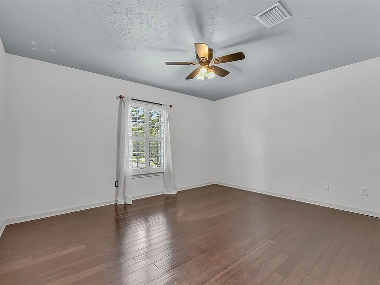 2111 Riverside Dr — Photo 20