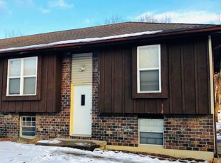 5823 NW Creekview Dr, Kansas City, MO 64152