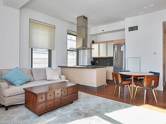 5th image of 120 Greenwich St APT 7C
