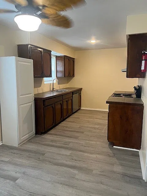 3 bed, 2.0 bath, 1288 sqft, $1,800 — Photo 3