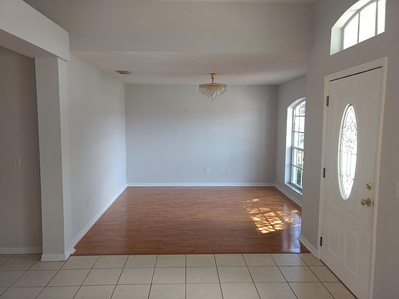 4th image of 457 NE Pecos Way