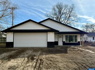 1007 Park St, Beatrice, NE 68310