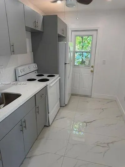 2 bed, 1.0 bath, 2008 sqft, $1,950 — Photo 3