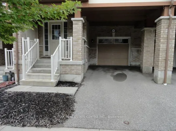 1084 Silk St, Pickering, ON L1X 0E8
