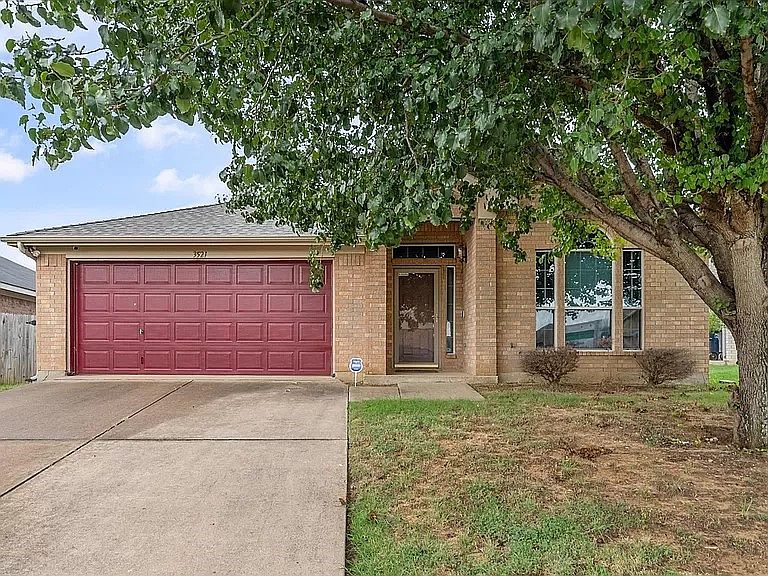 1st image of 3521 Cayman Dr