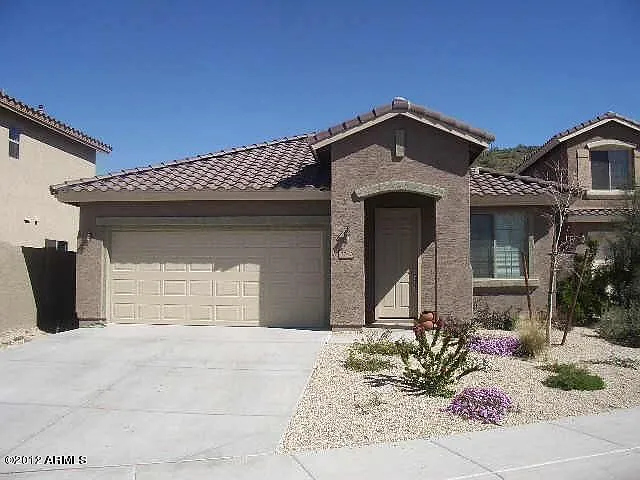 4 bed, 2.0 bath, 1827 sqft, $2,100 — Photo 1
