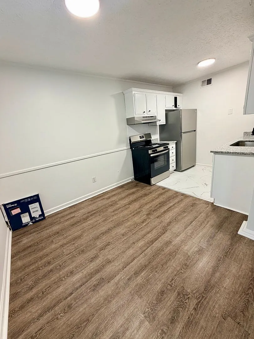 Renovated 2 bed 1 bath apartment in Lexington, KY! — Photo 3