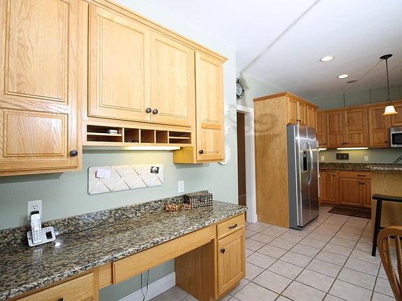 5th image of 628 Prairie Rose Dr