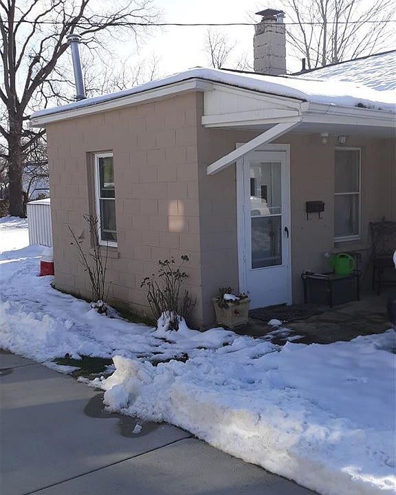2nd image of 242 Mussey St