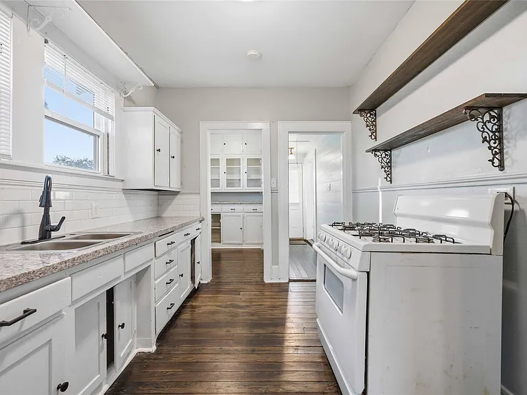 3003 School St — Photo 11