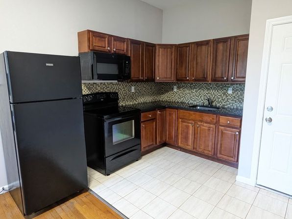 2810 E Main St APT 8