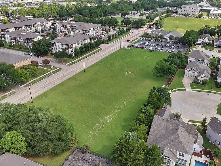1616 Colonnade Ct — Photo 37
