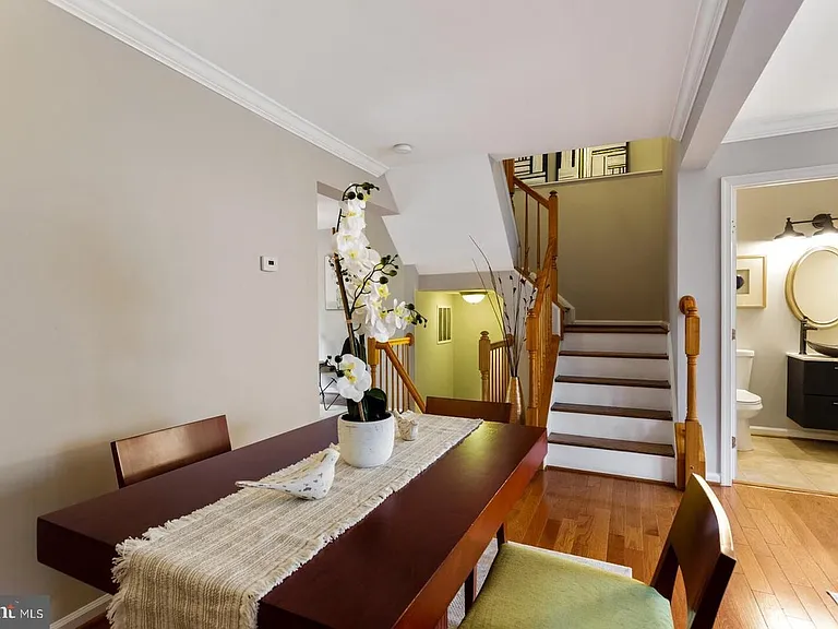 6213 Abbottsbury Row — Photo 6