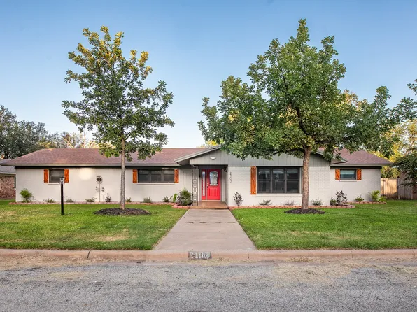 2103 S High St, Brady, TX 76825