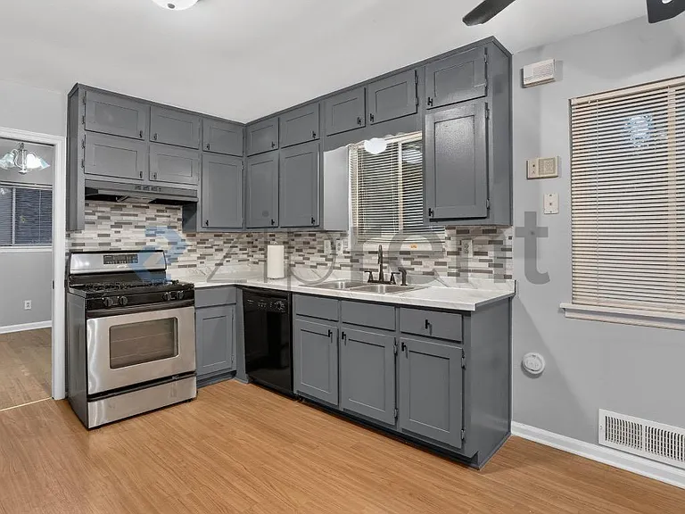 4519 Raleigh Dr — Photo 8