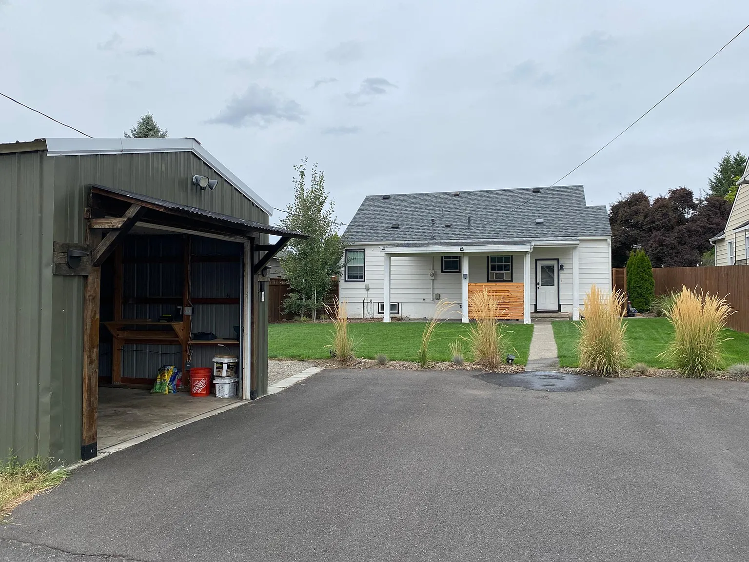 4 bed, 1824 sqft, $2,400 — Photo 4