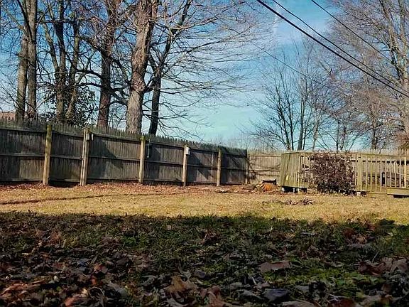 3rd image of 1615 Murray Hill Dr