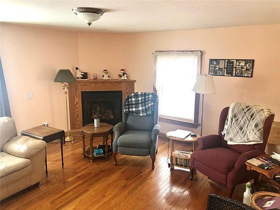 2nd image of 3240 W 32nd St