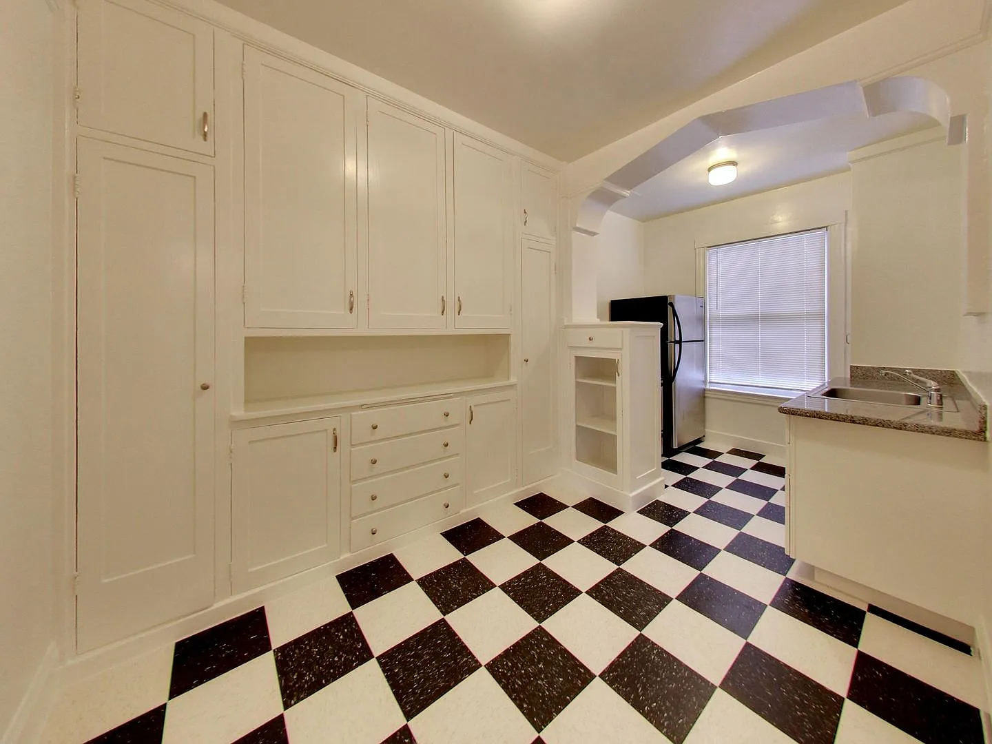 830 Hayes Street (1321R) — Photo 4