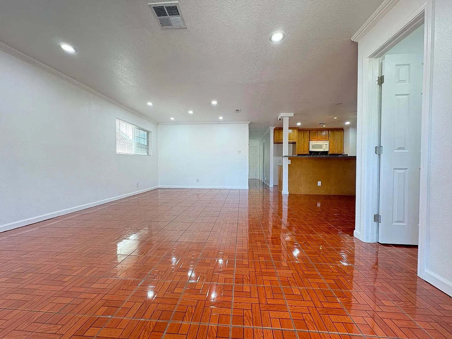 Charming 3 Bed, 2 Bath in Lodi Unified School District — Photo 4