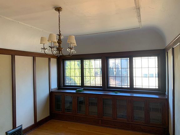3rd image of 6420 Milwaukee Ave