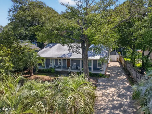 108 Paula Circle SE, Oak Island, NC 28465